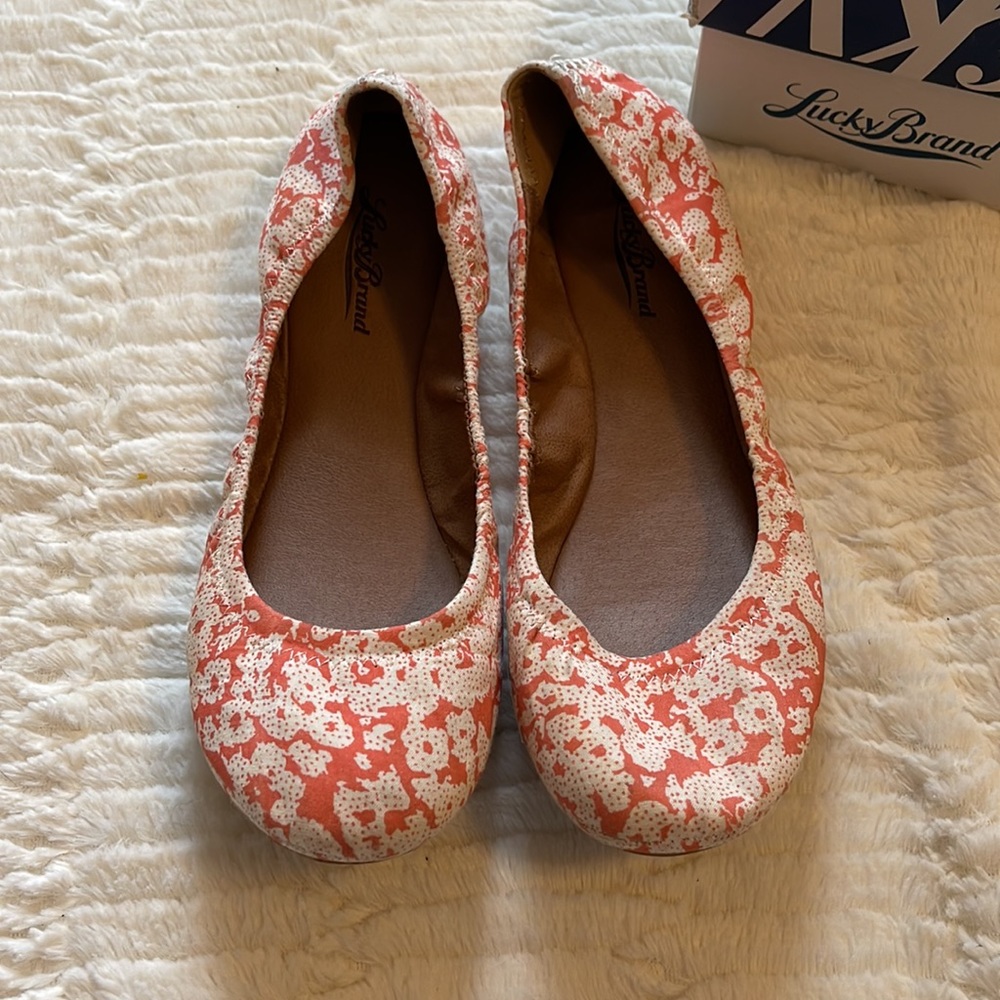 Lucky brand flats